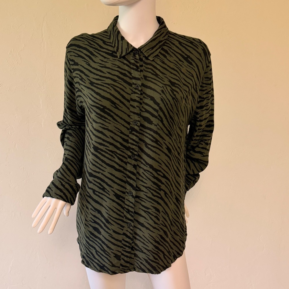 Rails Hunter Women Olive Green Black Zebra Animal Print Button Down Shirt Size L